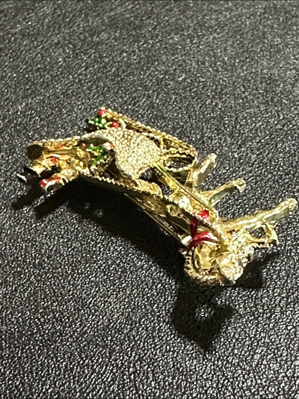 GERRY'S Christmas Horse & Sleigh Brooch Gold Tone Vintage Holiday Pin